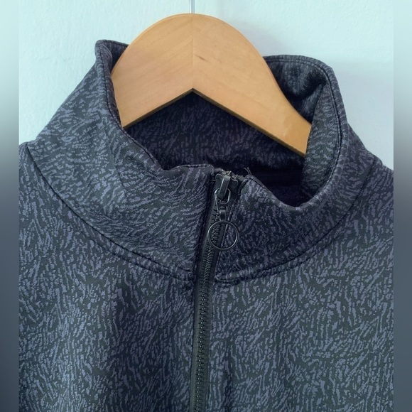 Mondetta Women’s Brushed Back 1/2 Zip Top in Black Pattern, Size Large - Picture 6 of 15